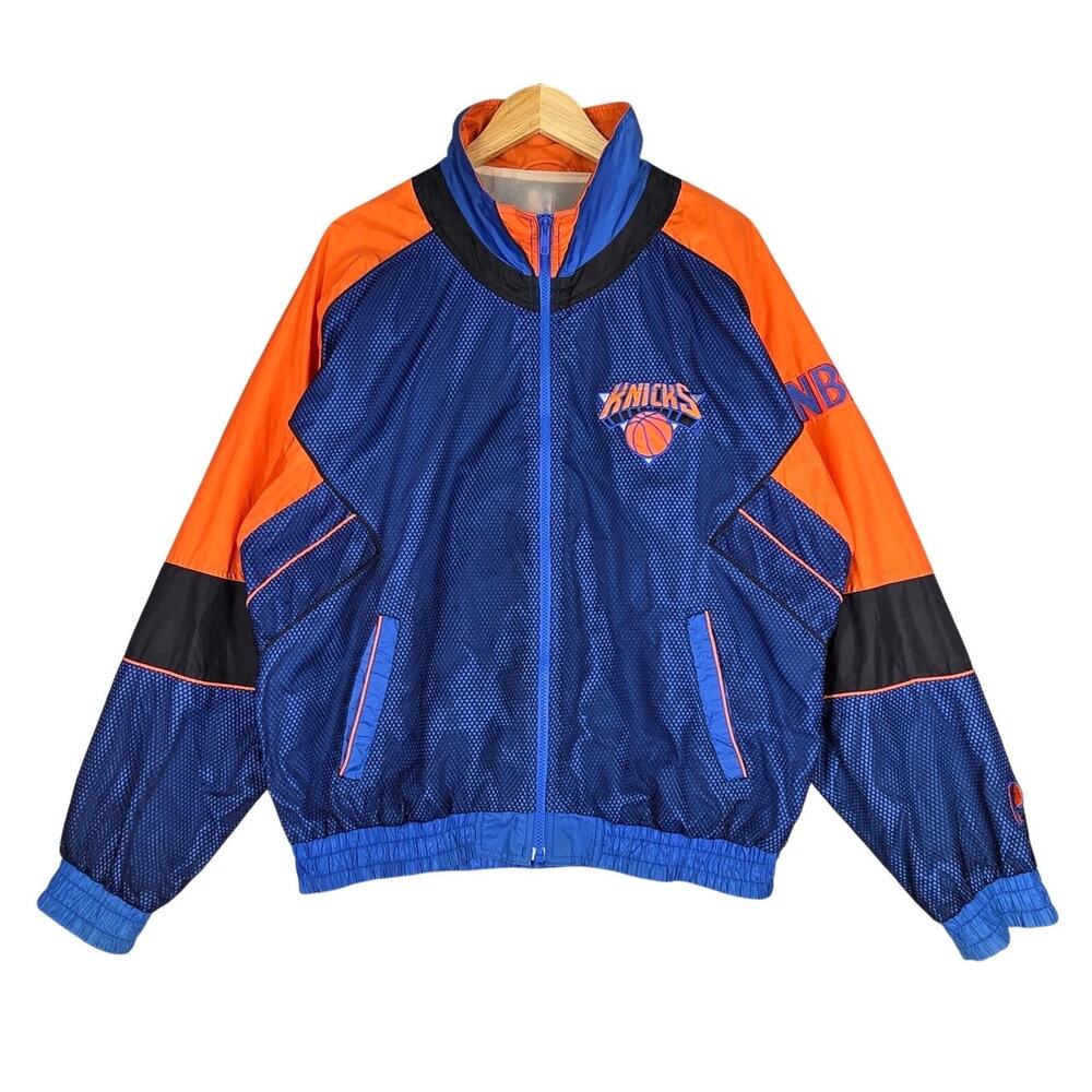 VINTAGE 90's PRO PLAYER NEW YORK KNICKS JACKET – MEN’S L – BLUE/ORANGE –  NYLON